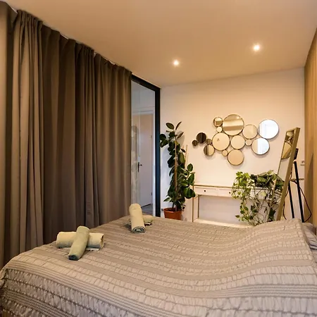 Canal View In The Center 公寓