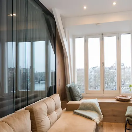 Canal View In The Center Appartement