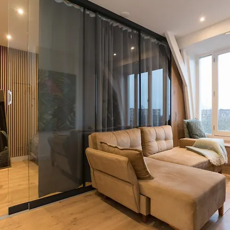 Canal View In The Center 公寓