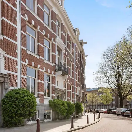 Canal View In The Center